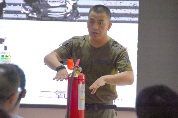 AK网页版防雷开展消防培训学习