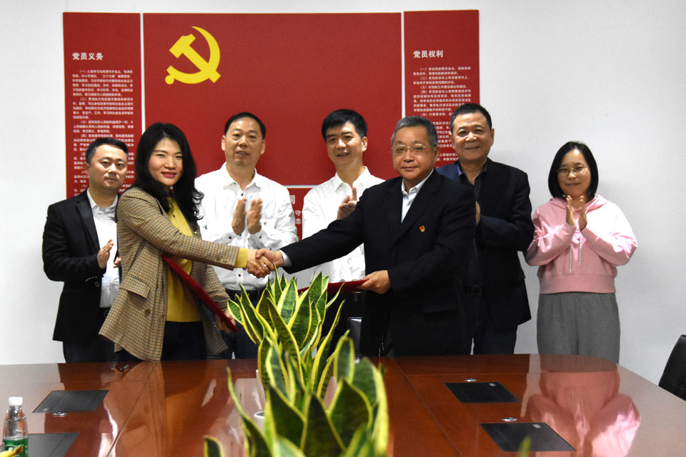 强强联合 共创未来 |AK网页版防雷与中国能建湖南院签订战略合作协议