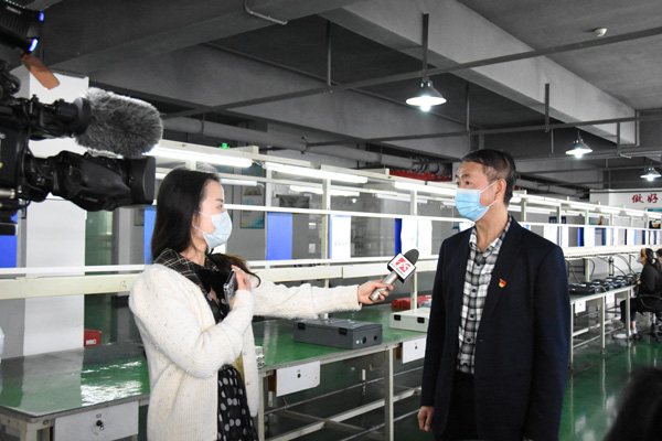 抗疫情 保生产 长沙广播电视台到AK网页版采访