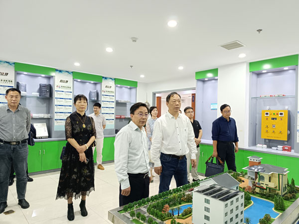 湖南省政协副主席、民建湖南省委会主委赖明勇莅临AK网页版走访调研